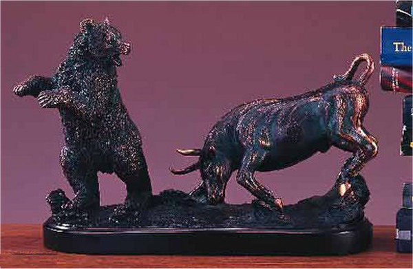 Bull And Bear Of Wall Street Sculpture in Battle